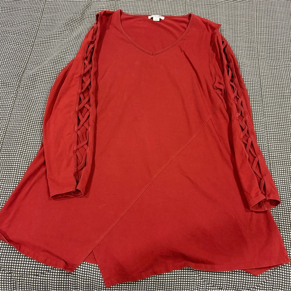 Simply Noelle Rust color Lattice-Sleeve V-Neck Tunic